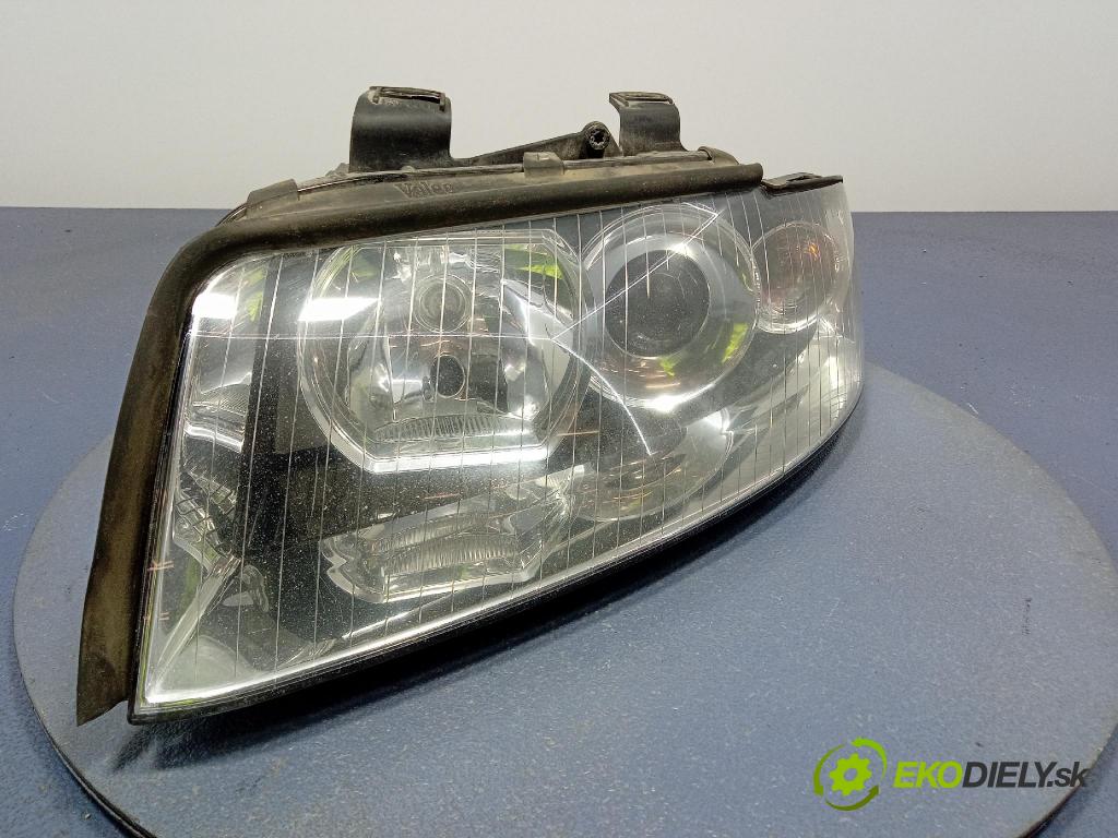 Audi A4 2003 Reflektor: Vľavo: 8E0941029C
