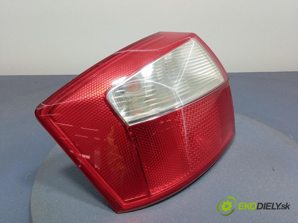 Audi A4 2003 svetlo / reflektor zad ľavá Vonkajsia: 8E0945095C