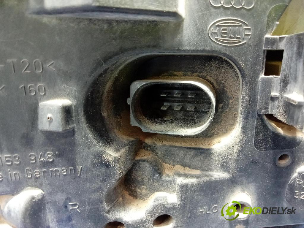 Audi A4 2003 svetlo / reflektor zad Prava: Vonkajsia: 8E0945096C