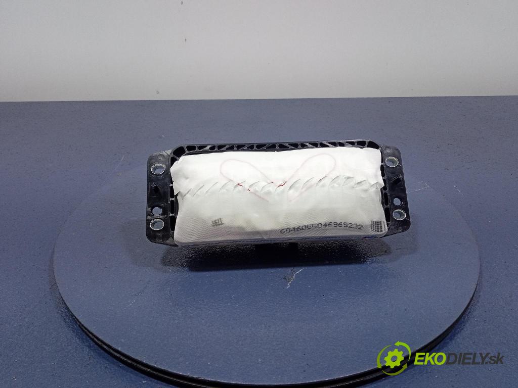 Skoda Superb 0 Airbag: Cestujúcí: x 3V0880204E