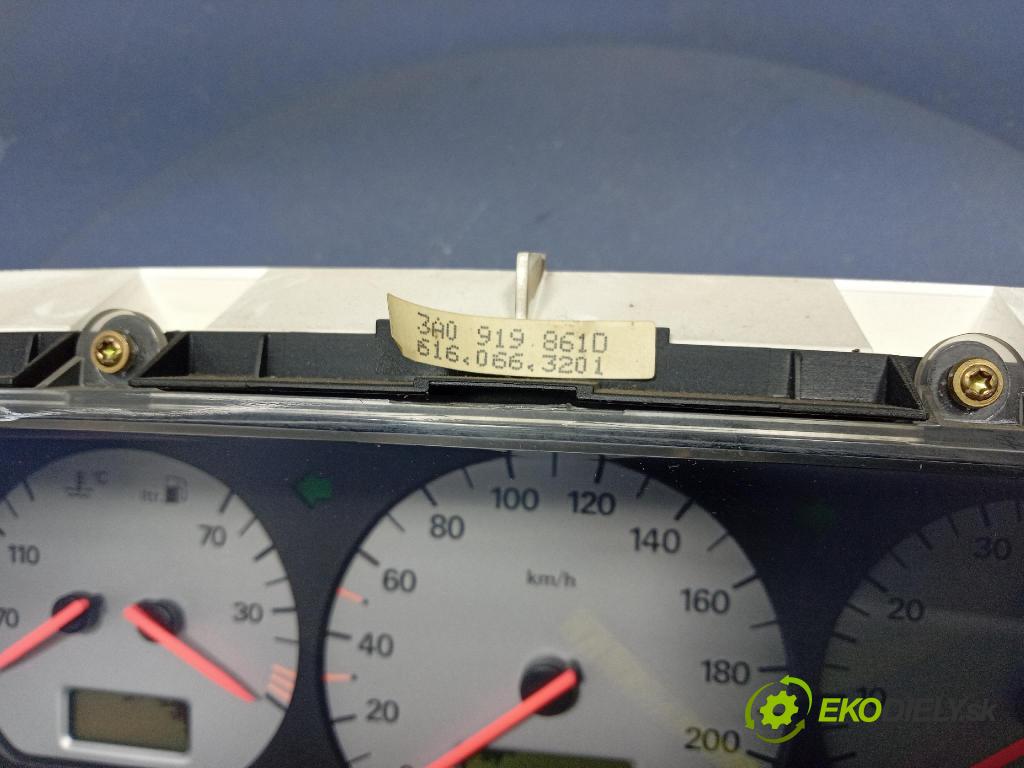 Vw Passat 1996 prístrojovka/ budíky 3A0919861D