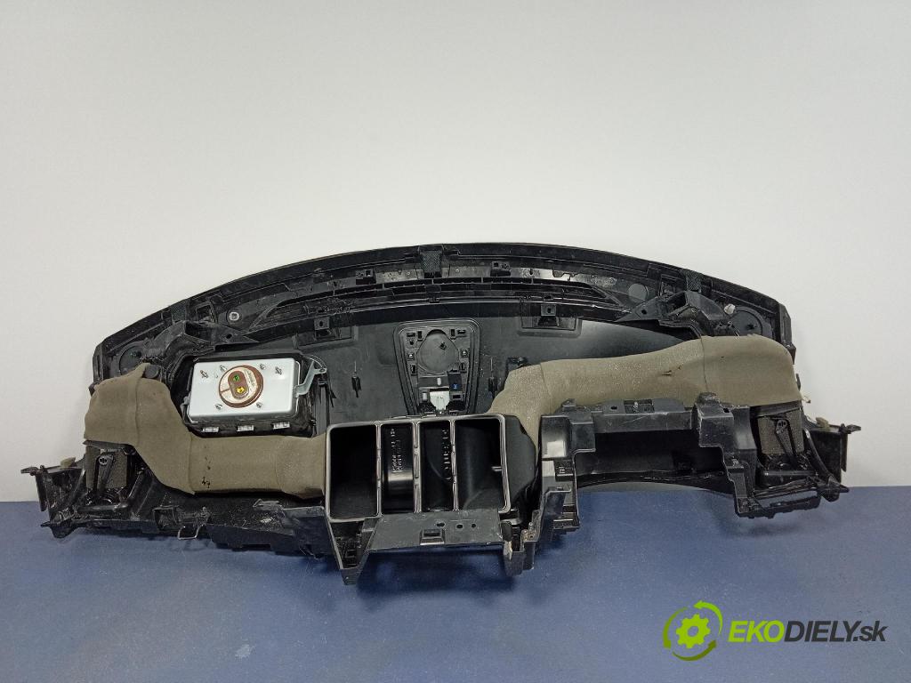 Mazda Cx-5 2013 kokpit,pristrojová doska KD45-60141