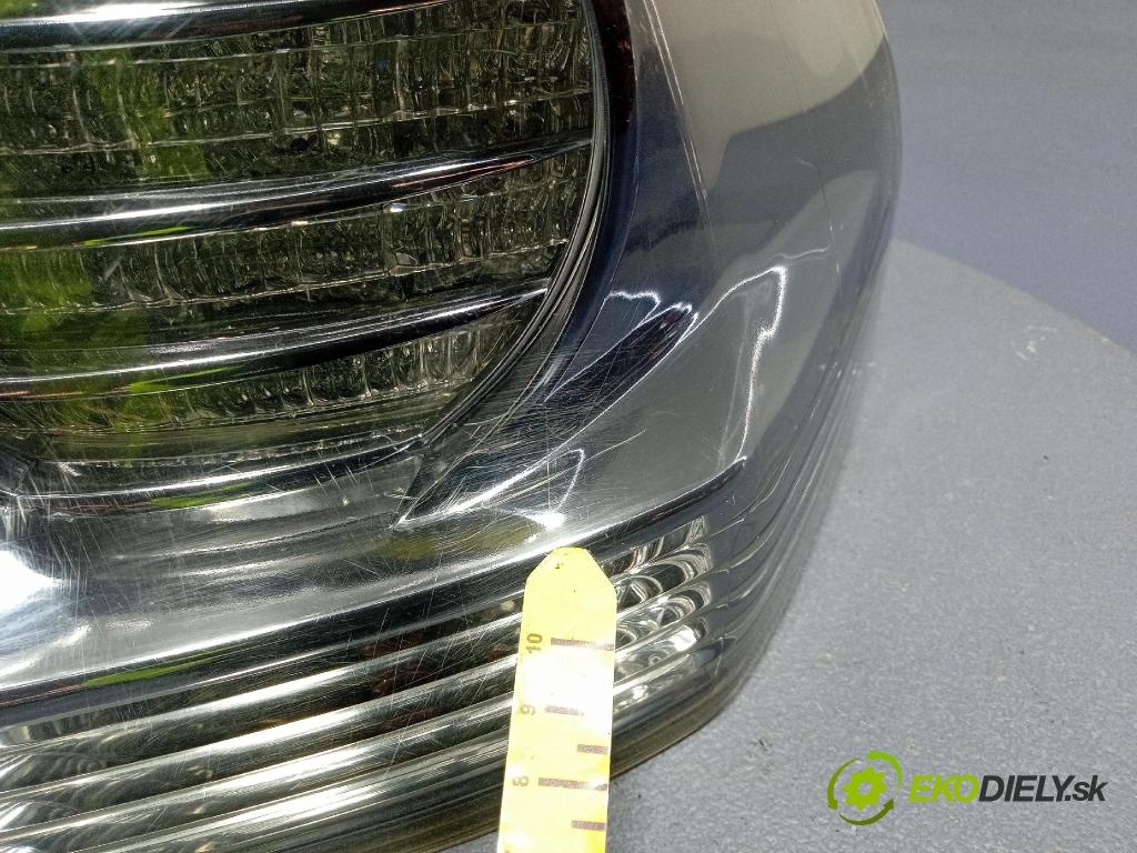 Lexus RX 2009 svetlo / reflektor zad Prava: Vonkajsia: KOITO 48-63