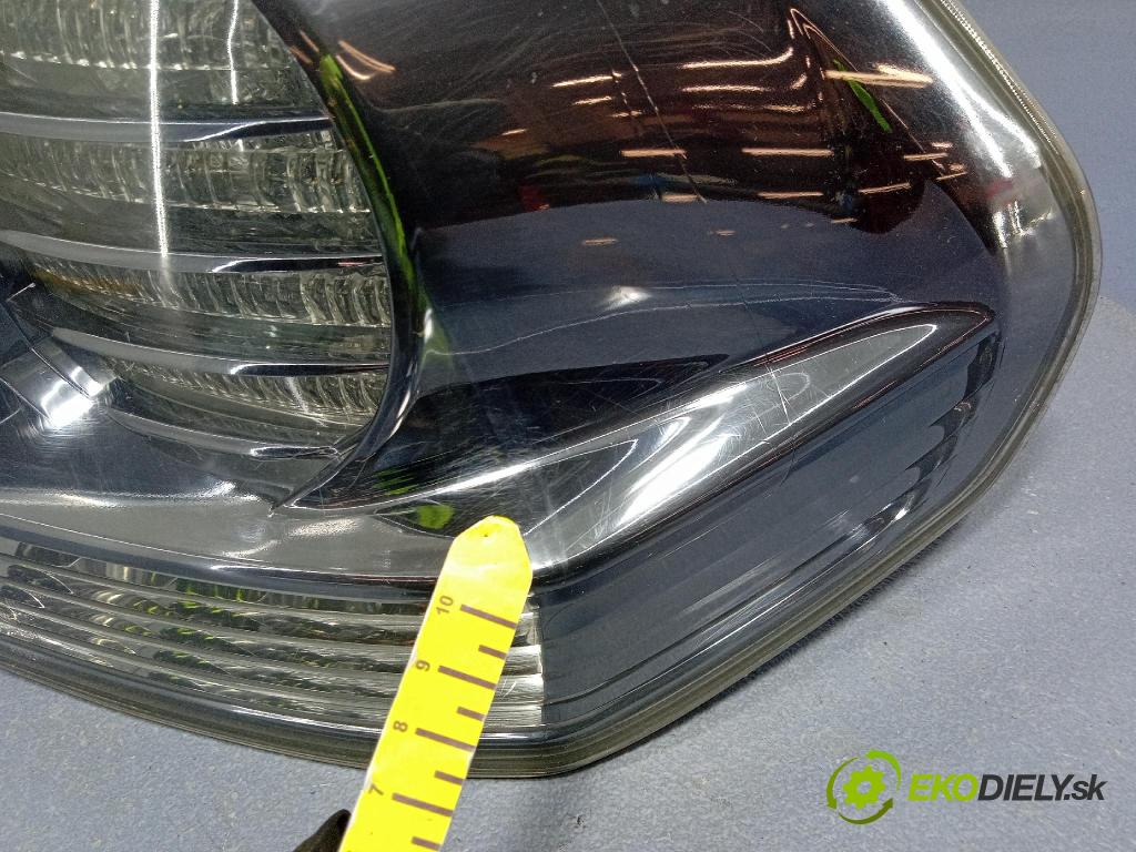 Lexus RX 2009 svetlo / reflektor zad Prava: Vonkajsia: KOITO 48-63
