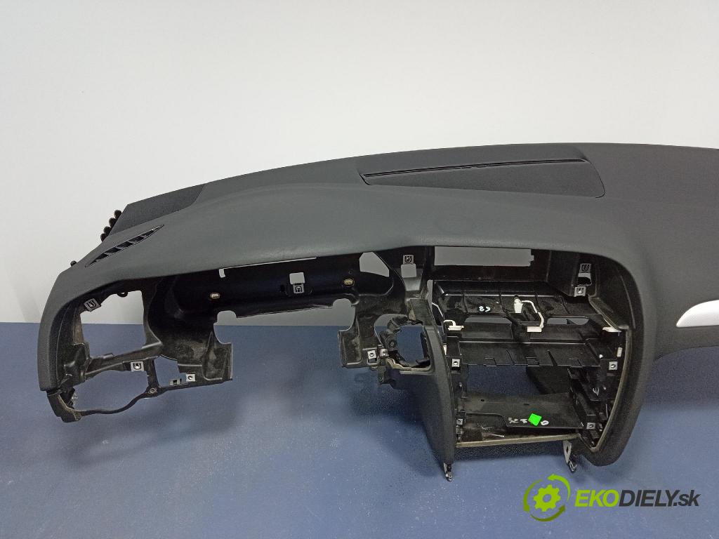 Audi A4 2008 kokpit,pristrojová doska 8K1857041