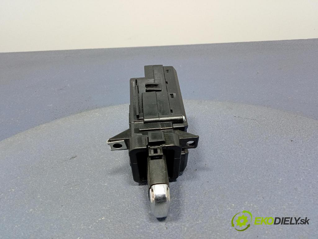 Audi A4 2008 Spínač zapaľovania: 8K0909131C