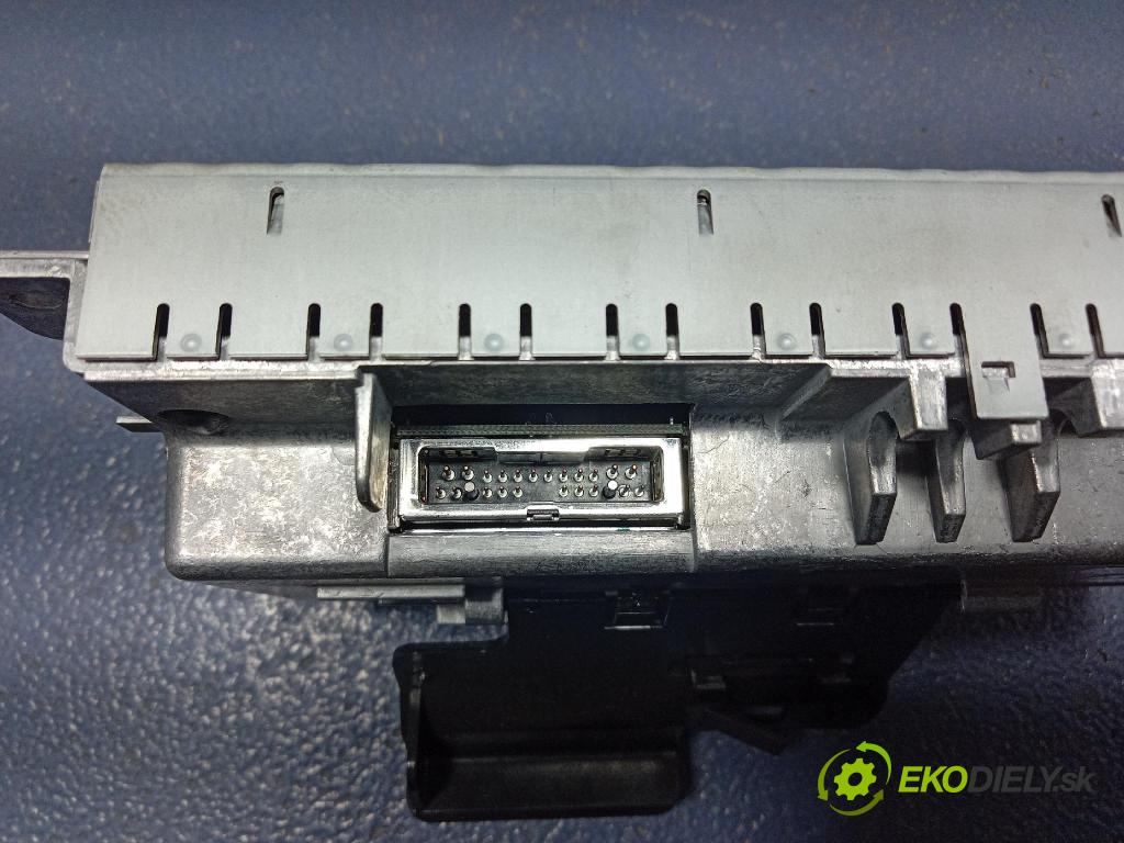 Audi A4 2008 Zobrazit: Rádio: / GPS 8T0919603C