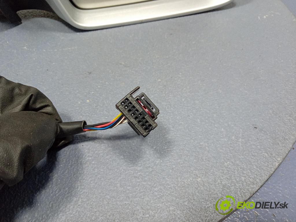 Audi A4 2008 zrkadlo pravé 01