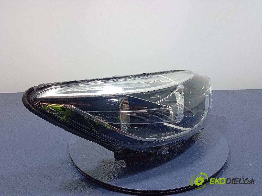 Renault Captur 0 Reflektor: v pravo: 260102734R