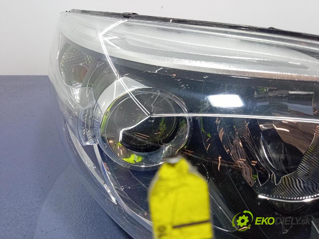Renault Captur 0 Reflektor: v pravo: 260102734R