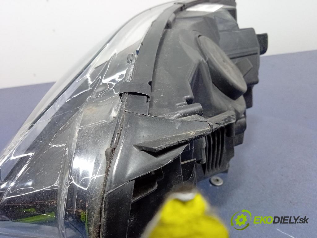 Renault Captur 0 Reflektor: v pravo: 260102734R