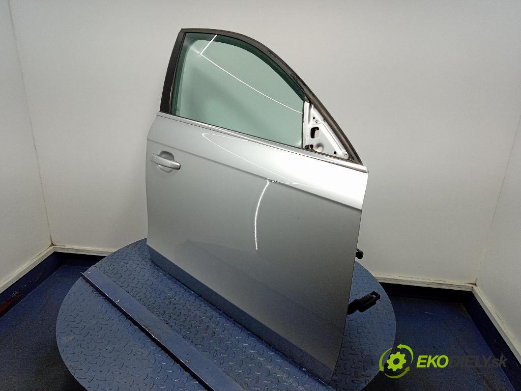 Audi A4 2008 dvere Predné pravé