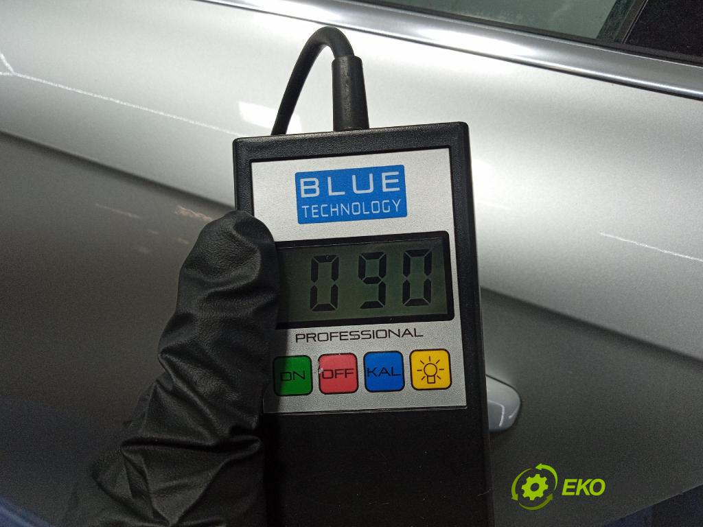 Audi A4 2008 dvere zad Vľavo:
