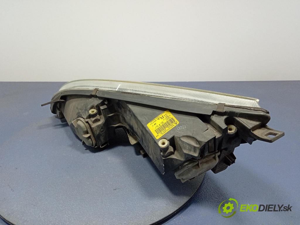 Mitsubishi Colt 2005 Reflektor: v pravo: MR957354
