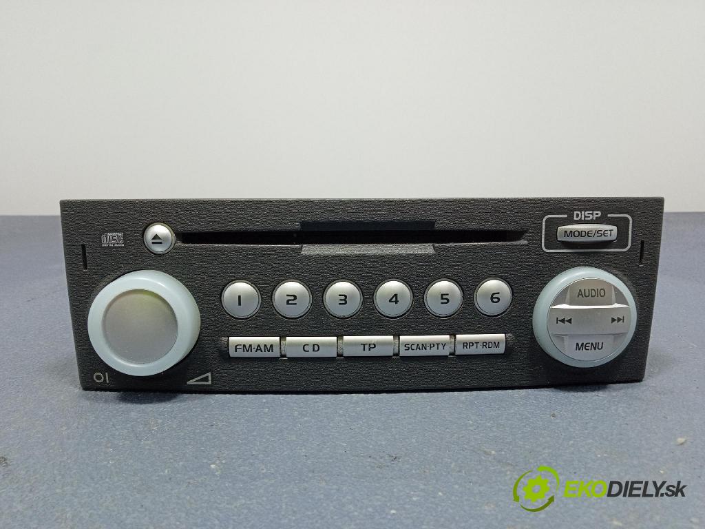 Mitsubishi Colt 2005 Radio I Navigácia: MR587702HA