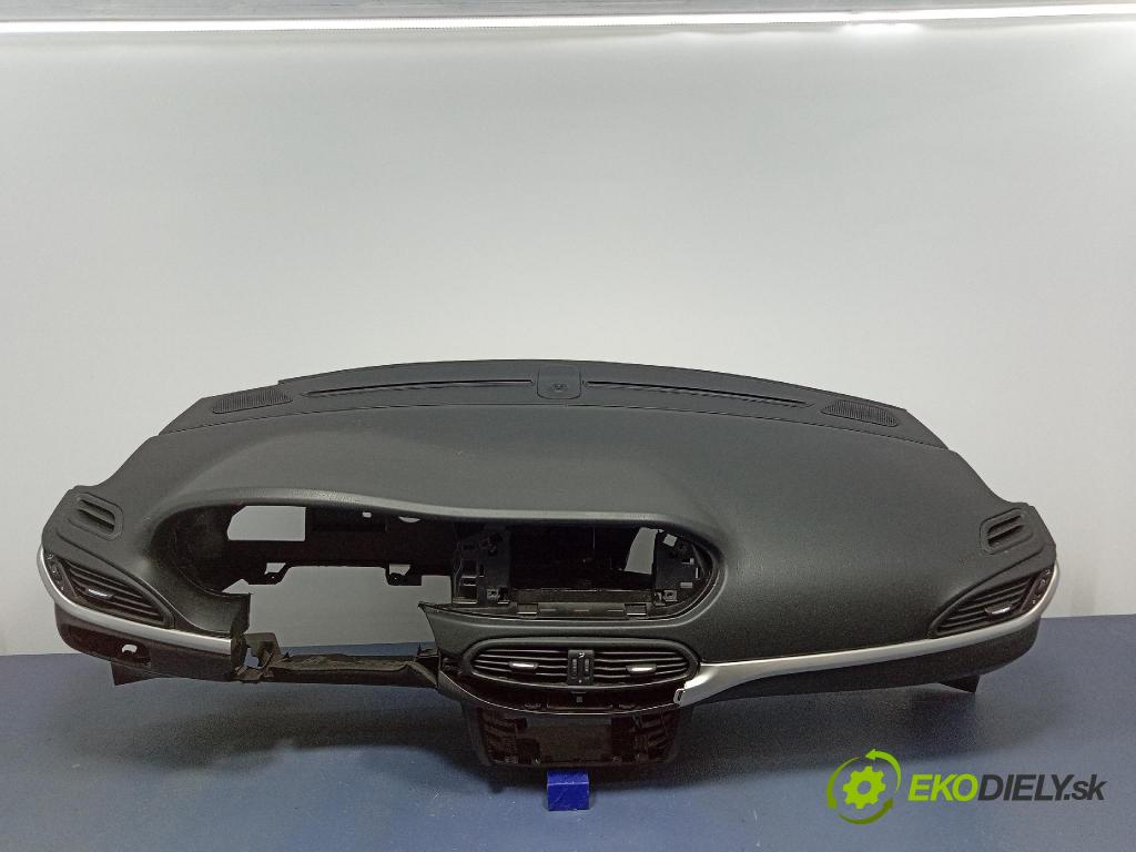 Fiat Tipo 2016 kokpit,pristrojová doska 735660756