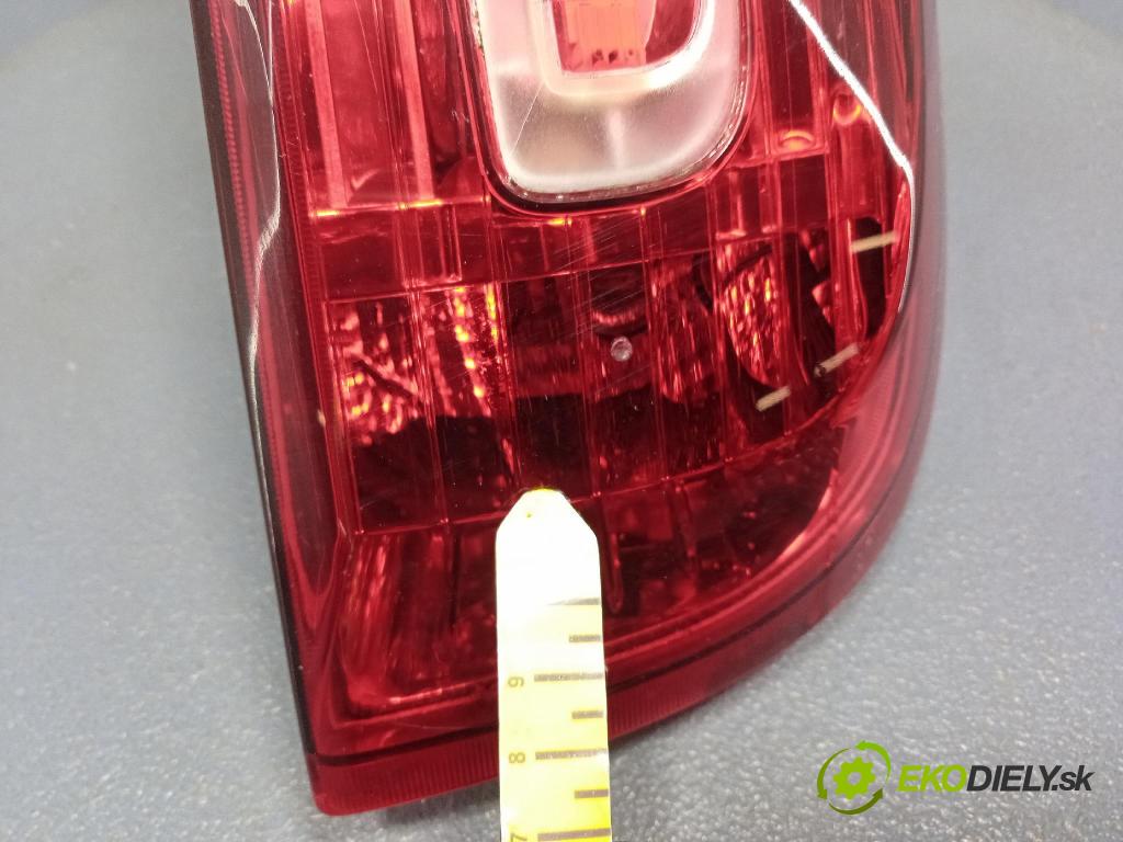 Ford C-max 2009 svetlo / reflektor zad Prava: Vonkajsia: 2SK009504