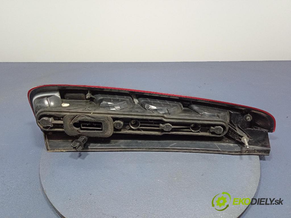 Ford C-max 2009 svetlo / reflektor zad Prava: Vonkajsia: 2SK009504