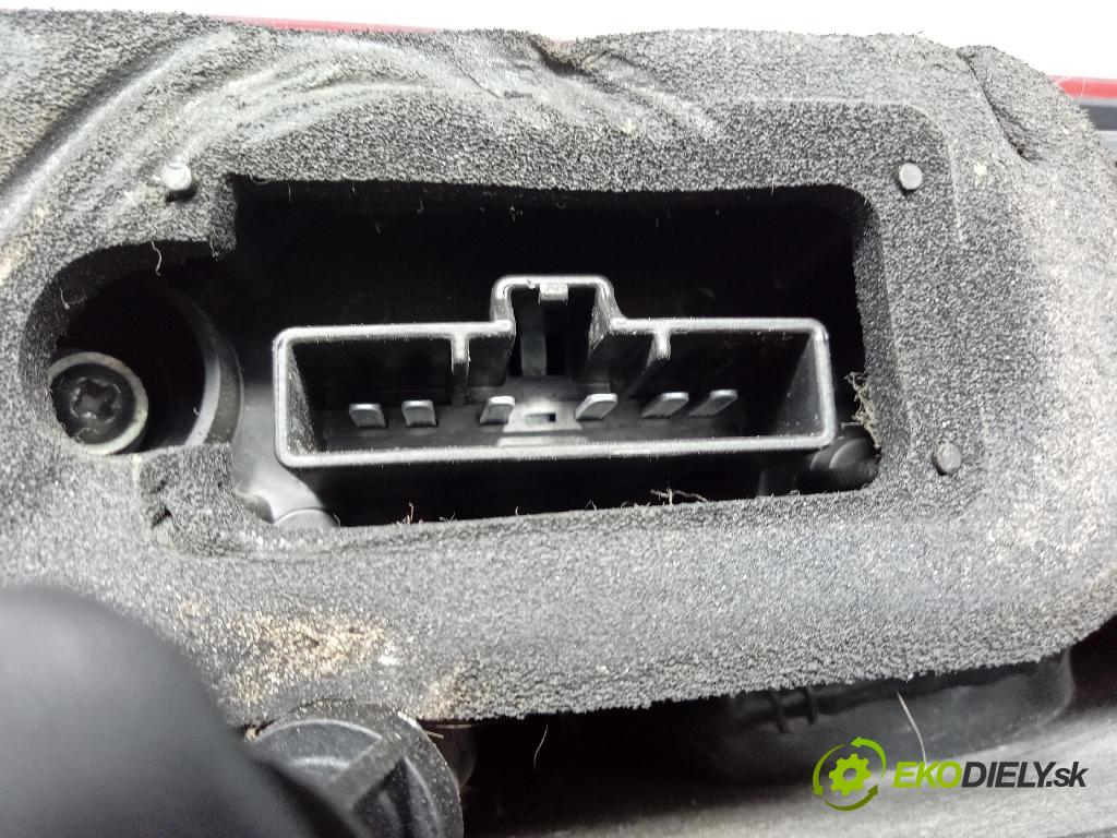 Ford C-max 2009 svetlo / reflektor zad Prava: Vonkajsia: 2SK009504