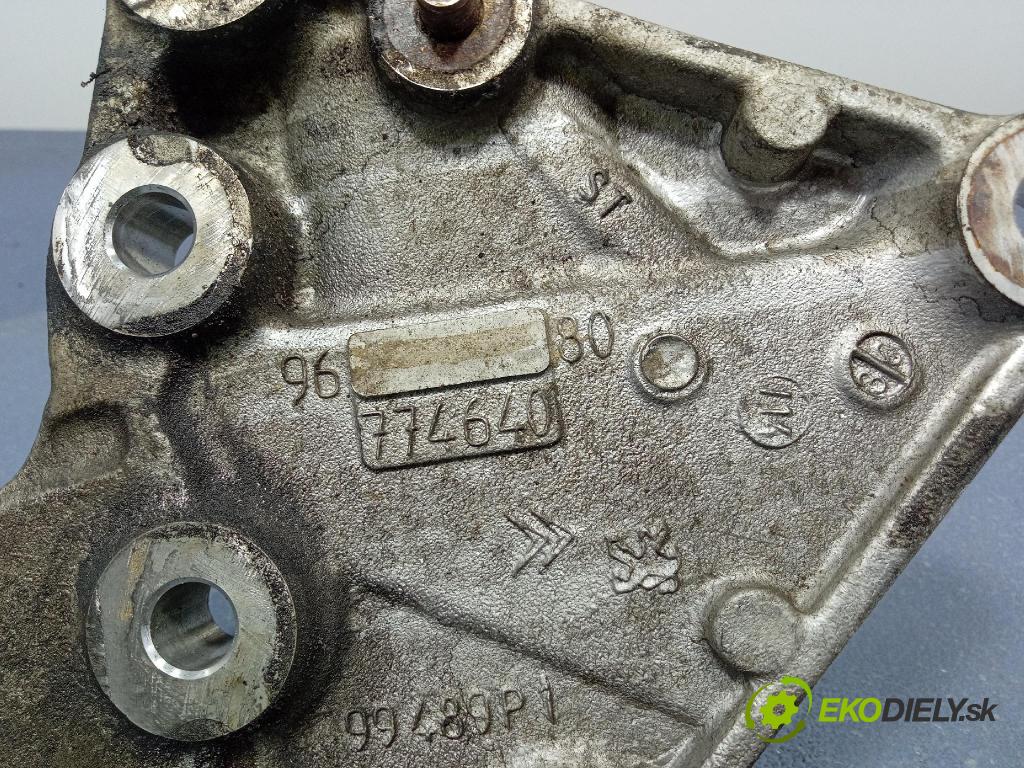 Citroen Ds5 0 airbag / držiak skrine 9677464080