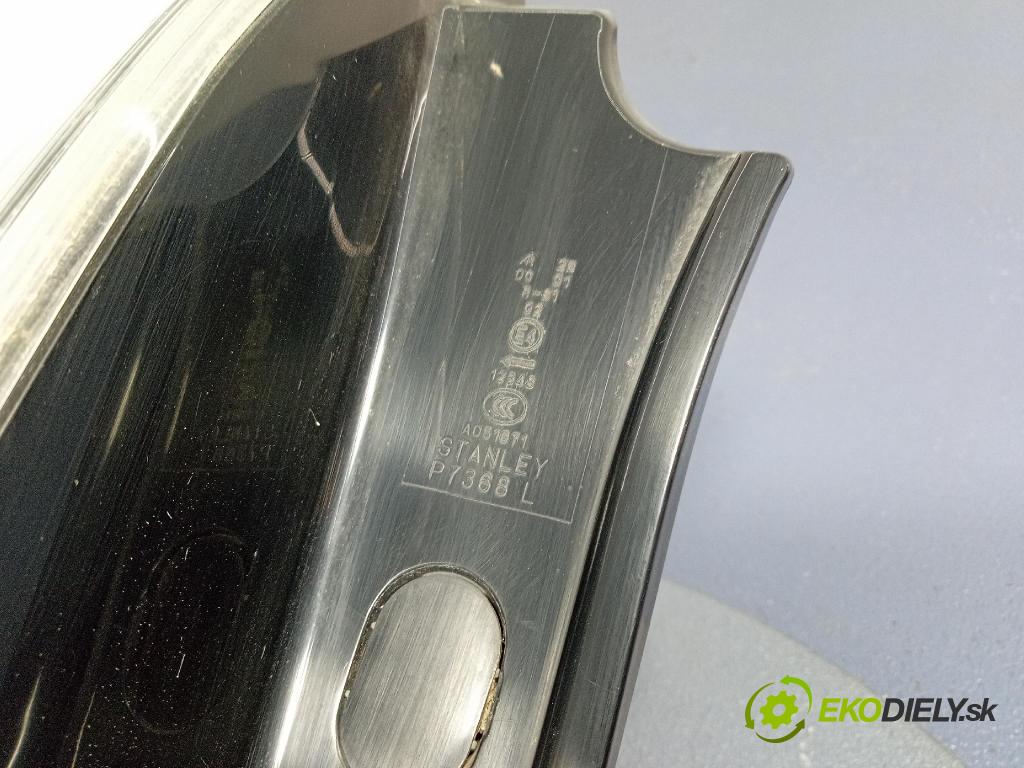 Mazda 5 2009 svetlo / reflektor zad ľavá Vonkajsia: C31751160