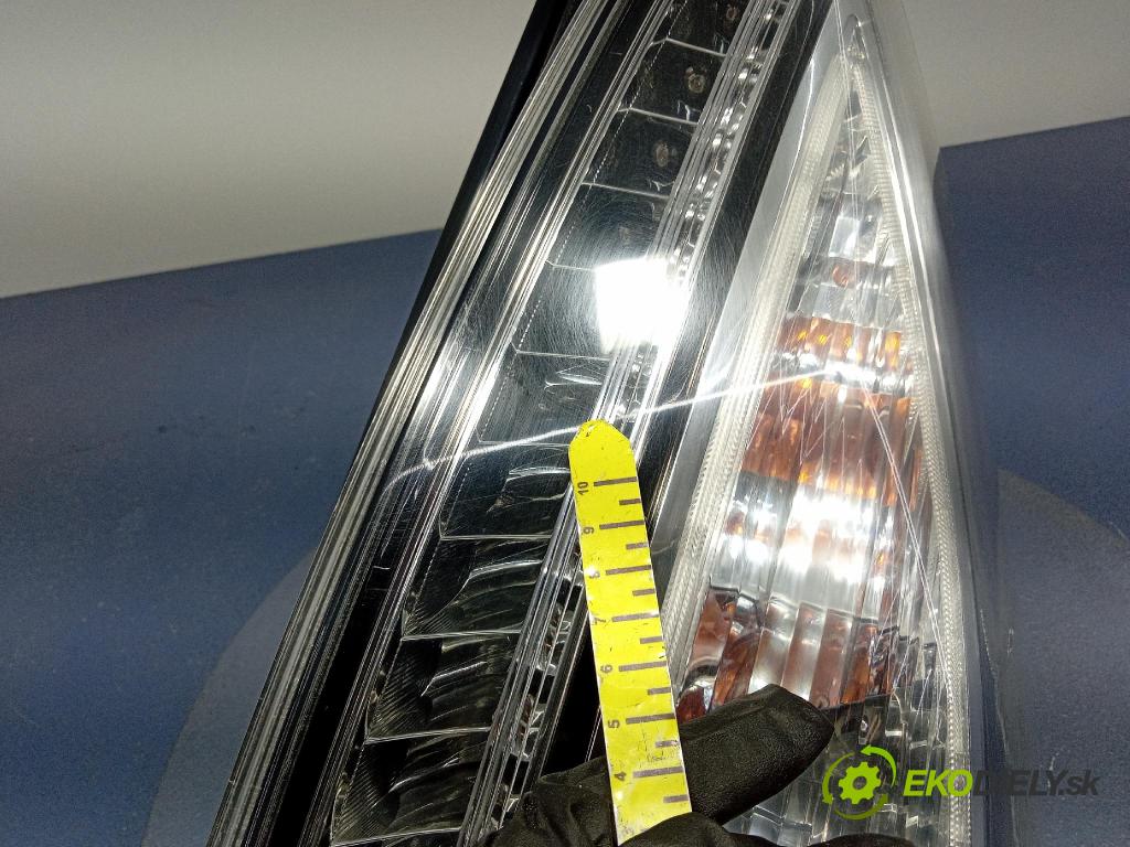 Mazda 5 2009 svetlo / reflektor zad Prava: Vonkajsia: C31751150