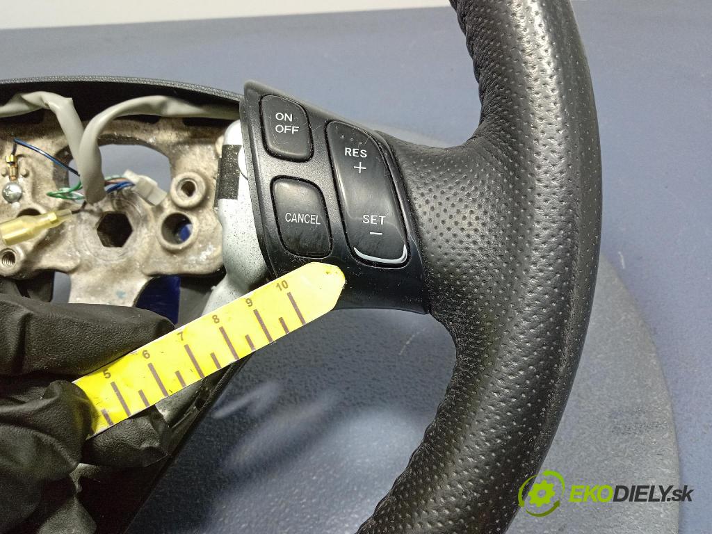 Mazda 5 2009 volant 01