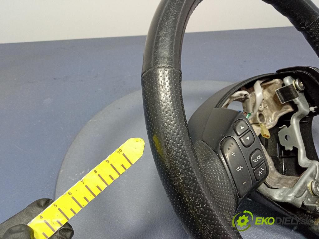 Mazda 5 2009 volant 01