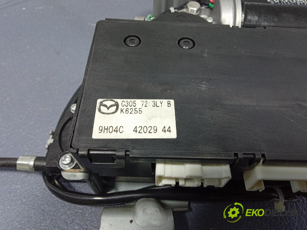Mazda 5 2009 zámok dvere zad v pravo: C305723LY