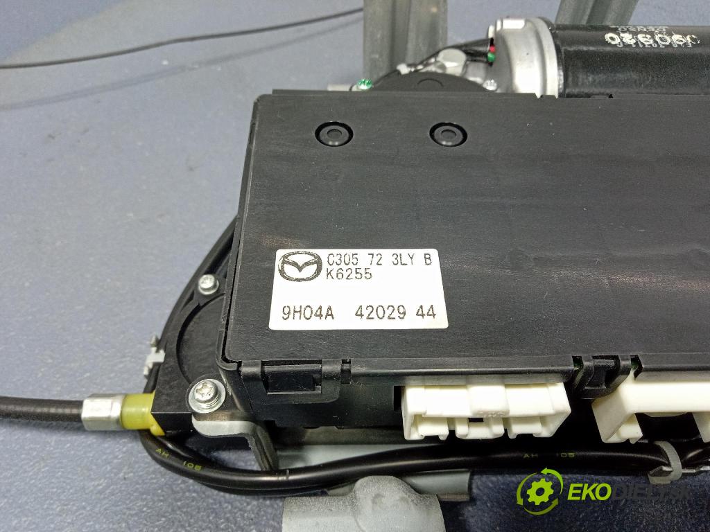 Mazda 5 2009 zámok dvere zad Vľavo: C305723LY