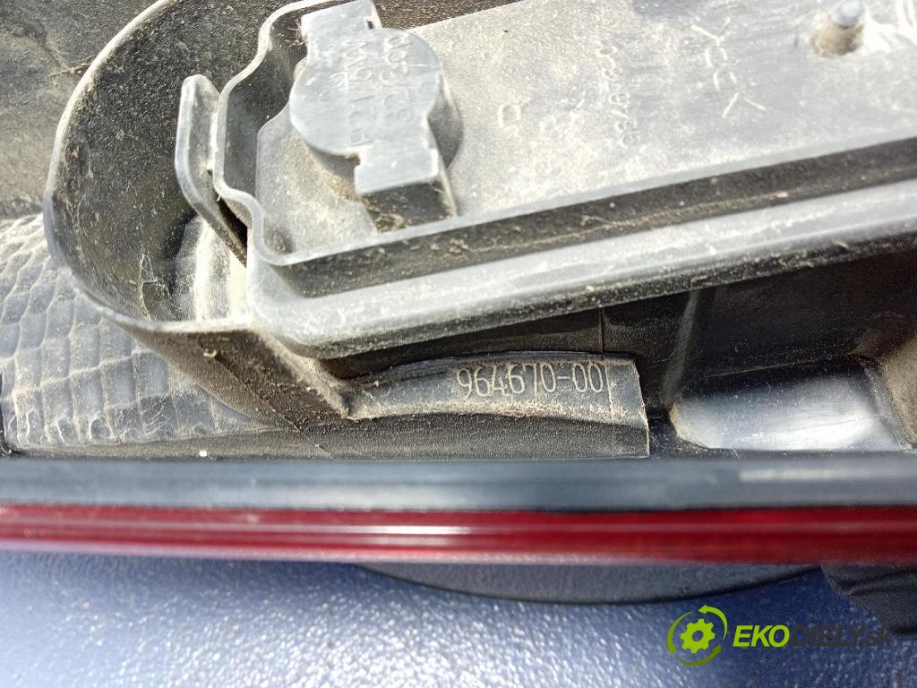 Mercedes Vito 2006 světlo Zad: Práva: Mimo: A6398201764