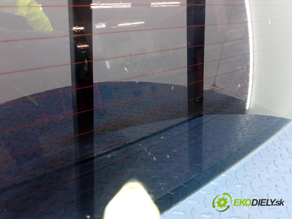 Mercedes Vito 2006 sklo zadna