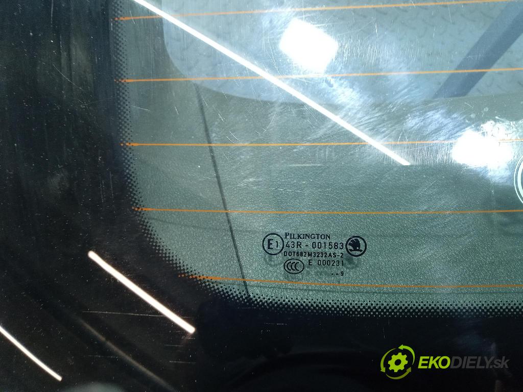 Skoda Octavia 2019 zadna dveře kufra: kufra:
