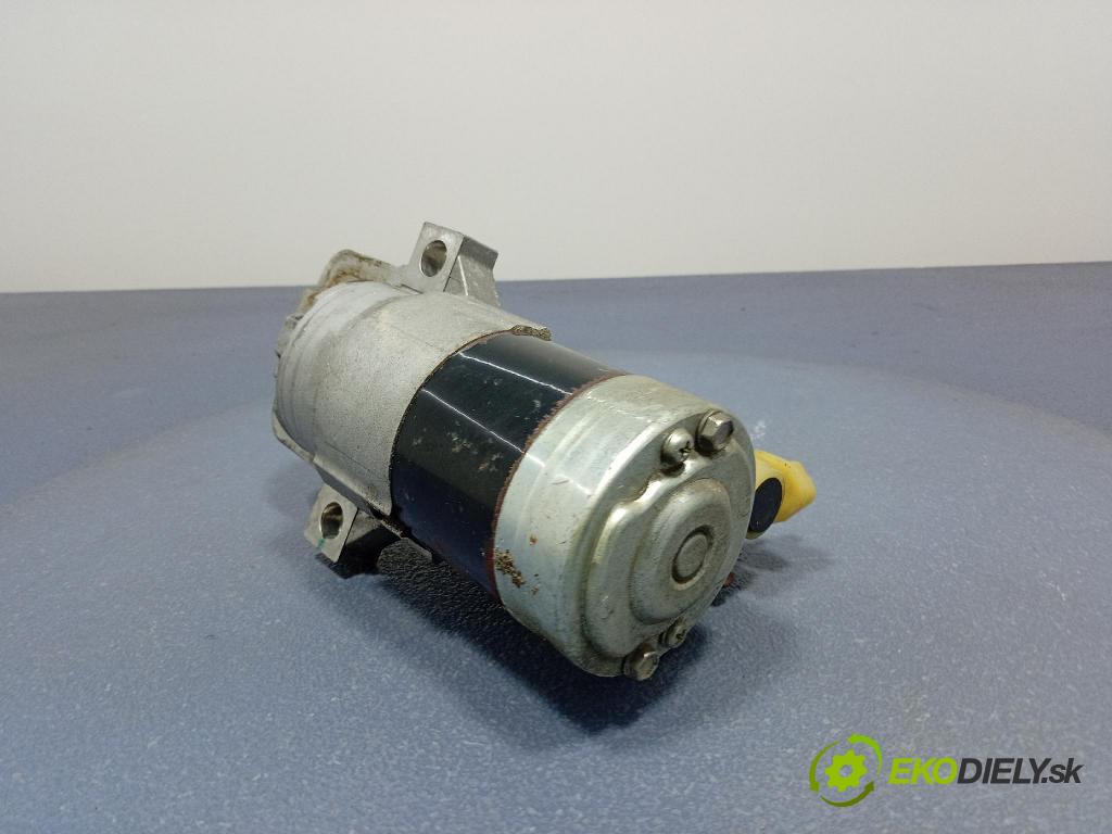 Mazda 5 2009 štartér M000T90981