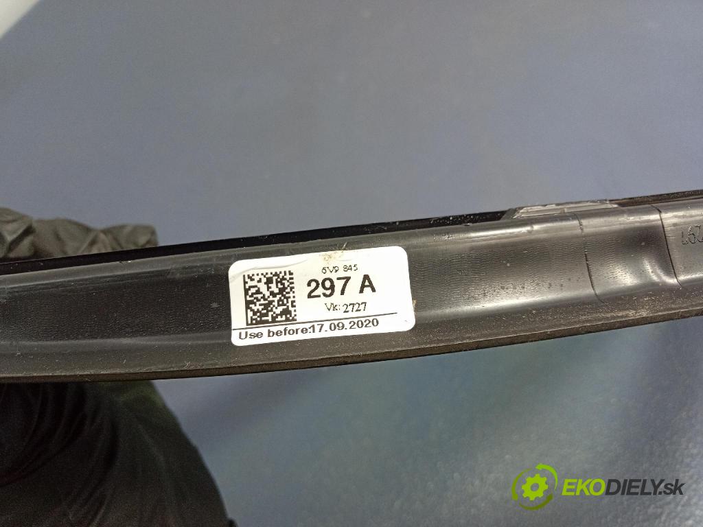 Skoda Fabia 2020 miežka / Gril: 6V0853653C