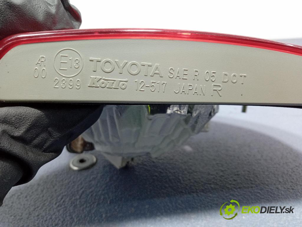 Toyota Corolla 2007 svetlo / reflektor zad Prava: Vnútri: 12-517