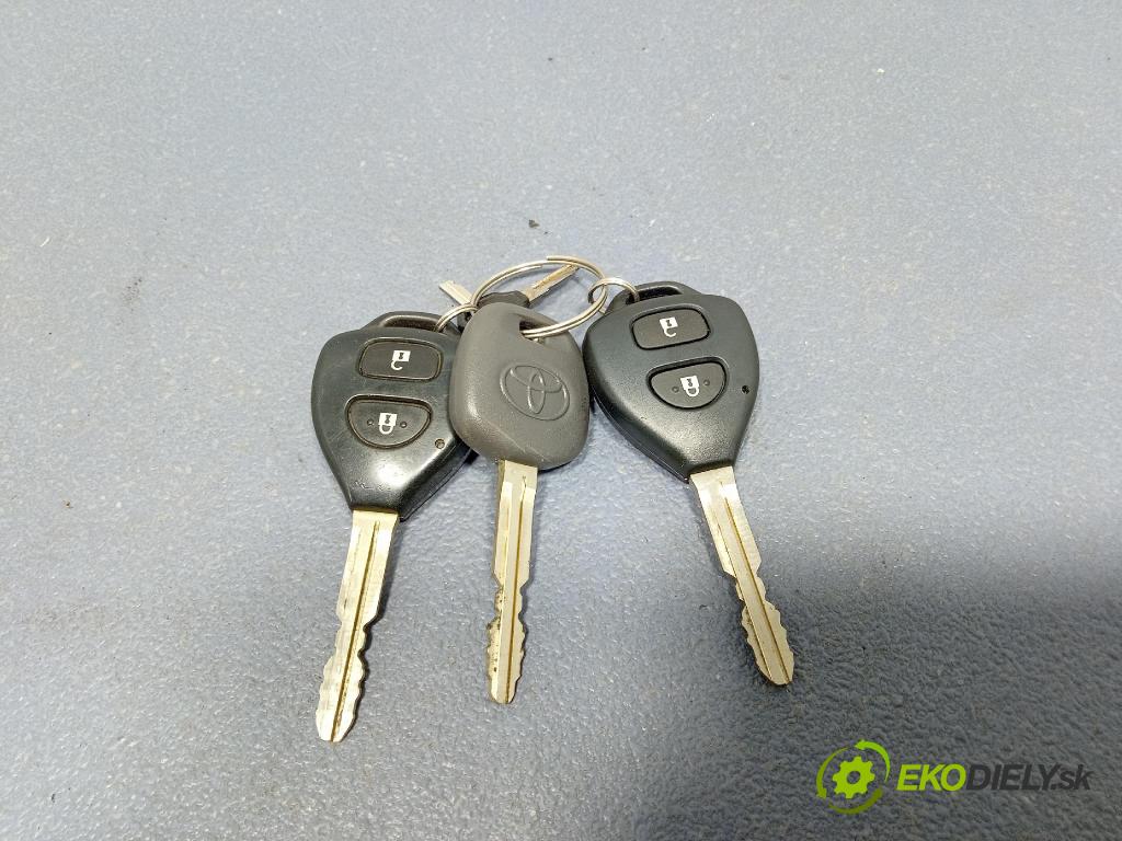 Toyota Corolla 2007 Spínač zapaľovania: 45020-42-4