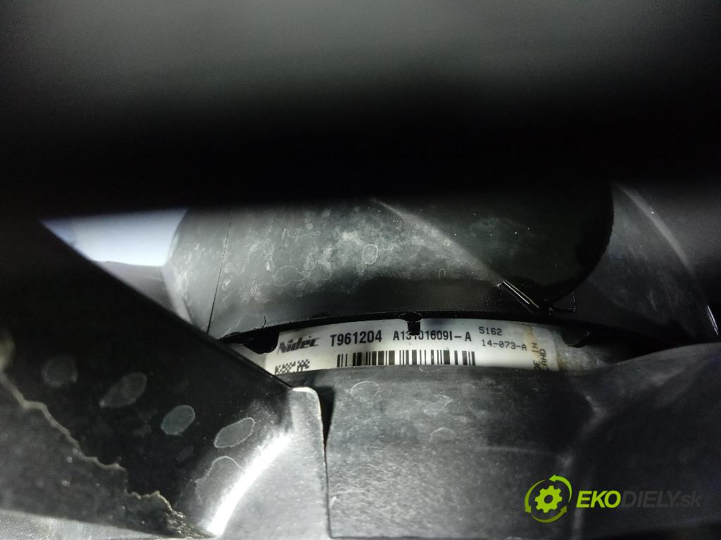 Ford Ecosport 2015 Ventilátor Chladič: 8V51-8C607-EJ
