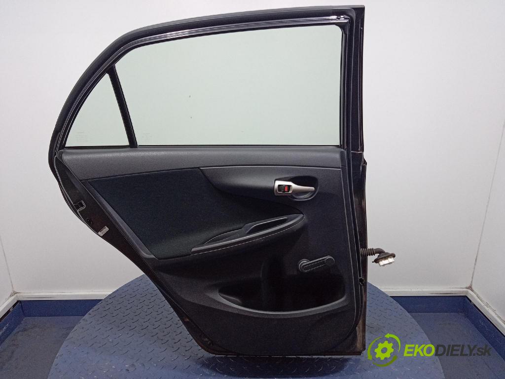 Toyota Corolla 2007 dvere zad Vľavo: