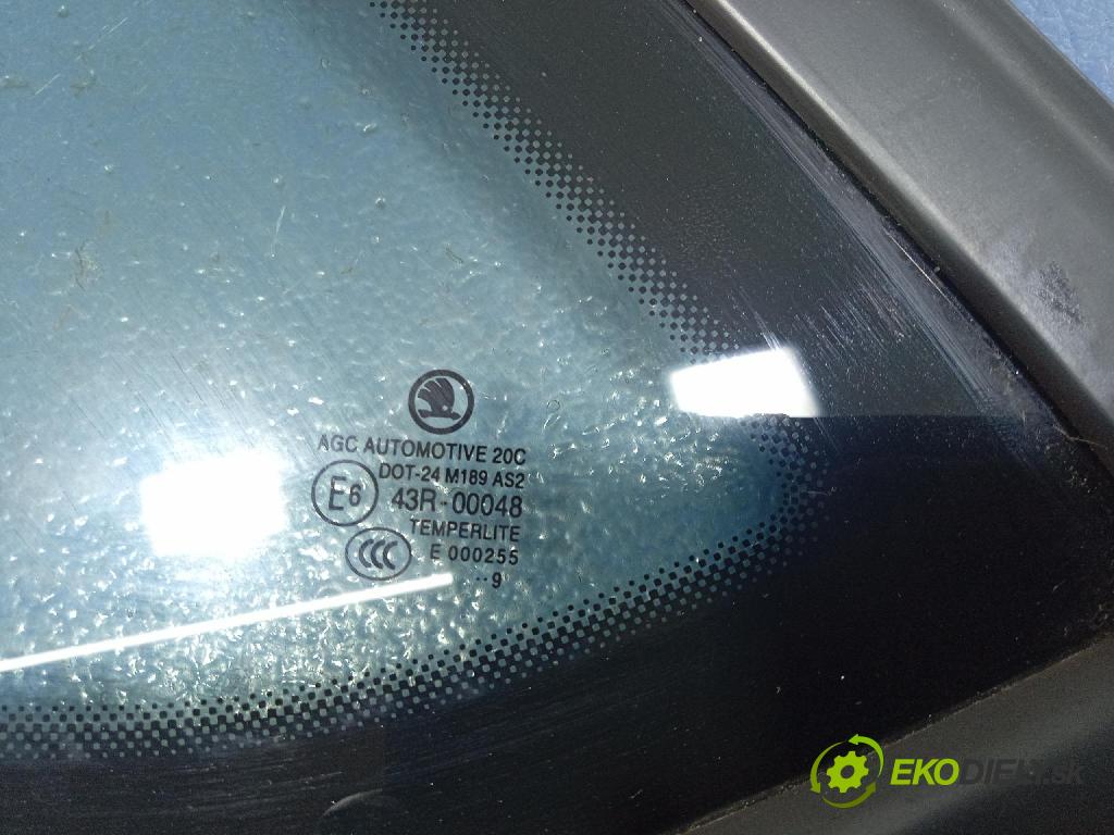 Skoda Octavia 2019 sklo Karoséria: zad 