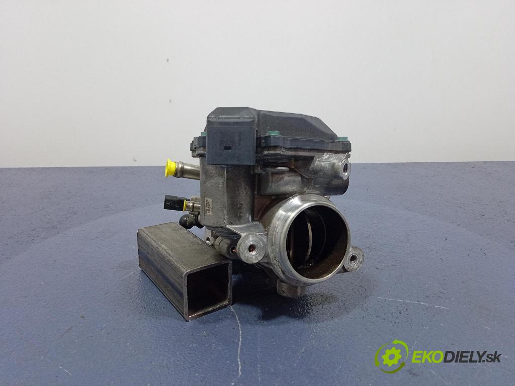 Skoda Octavia 2019 klapka 04L128063T