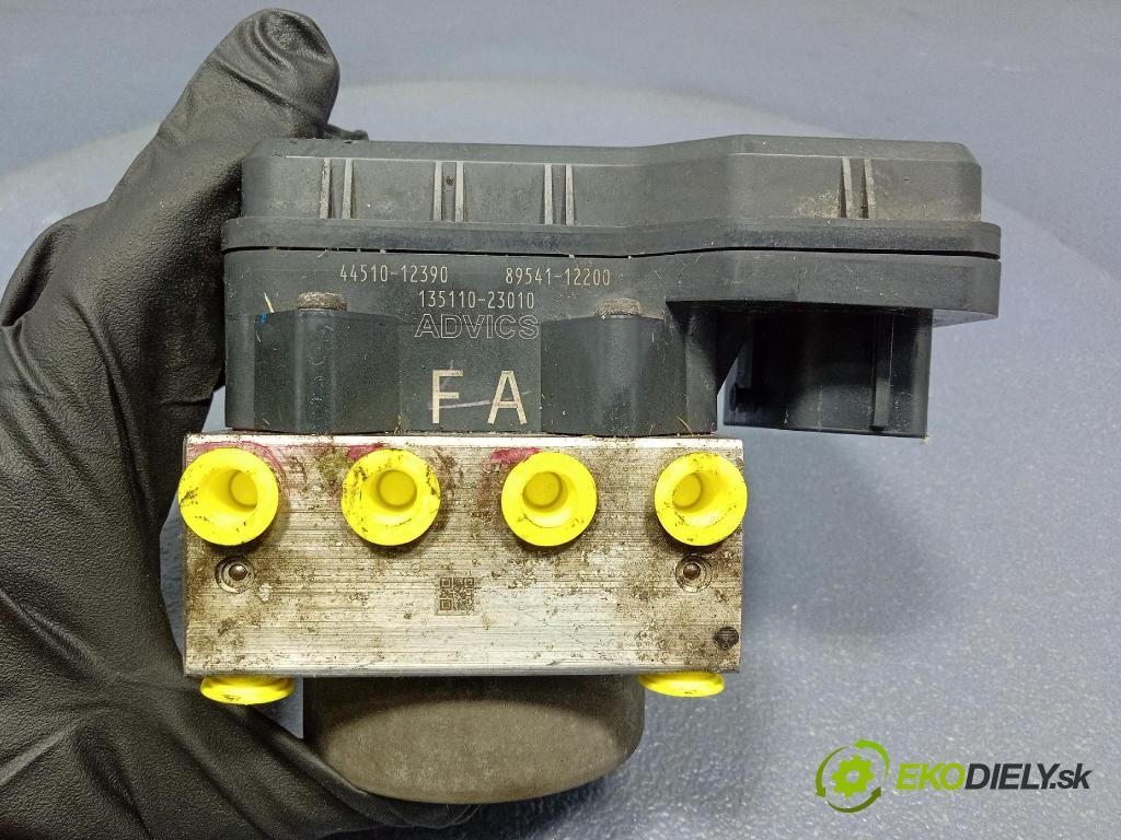 Toyota Corolla 2007 čerpadlo ABS x 44510-12390