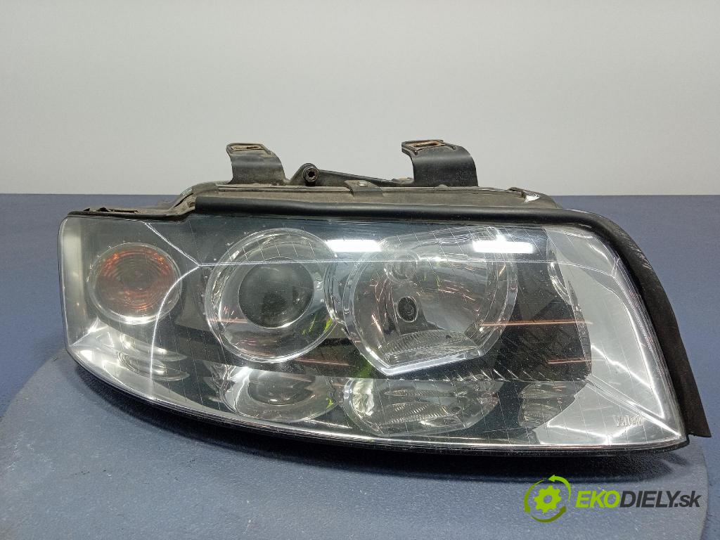 Audi A4 2001 Reflektor: v pravo: 8E0941004F