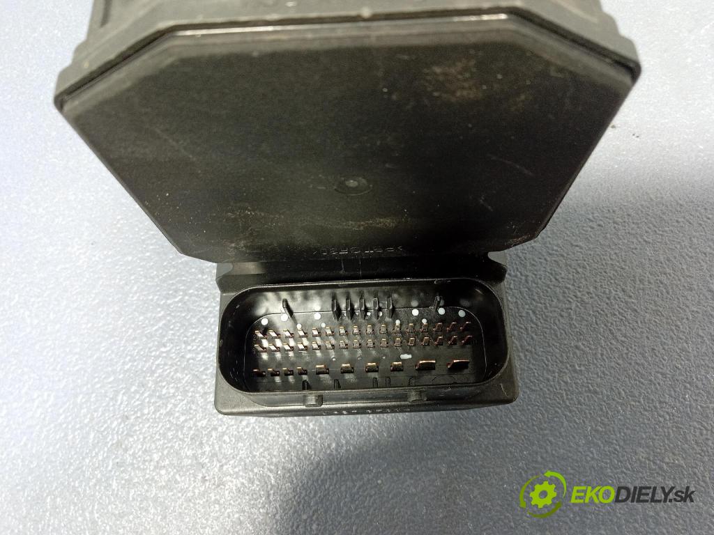 Audi A4 2001 čerpadlo ABS x 8E0614517