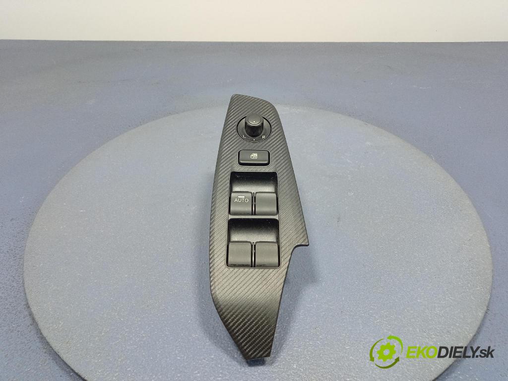Mazda 3 2014 prepínač Okná: BHS2684L6
