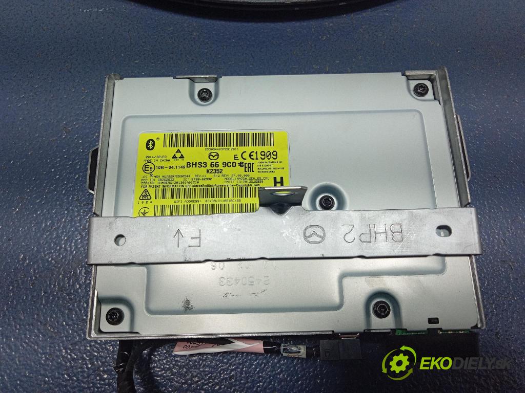 Mazda 3 2014 Zesilovač: Rádio: Navigacia: BHS3669C0