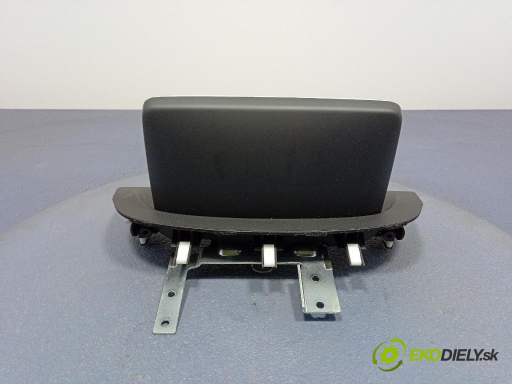 Mazda 3 2014 Zobrazit: Rádio: / GPS BHP1611J0D