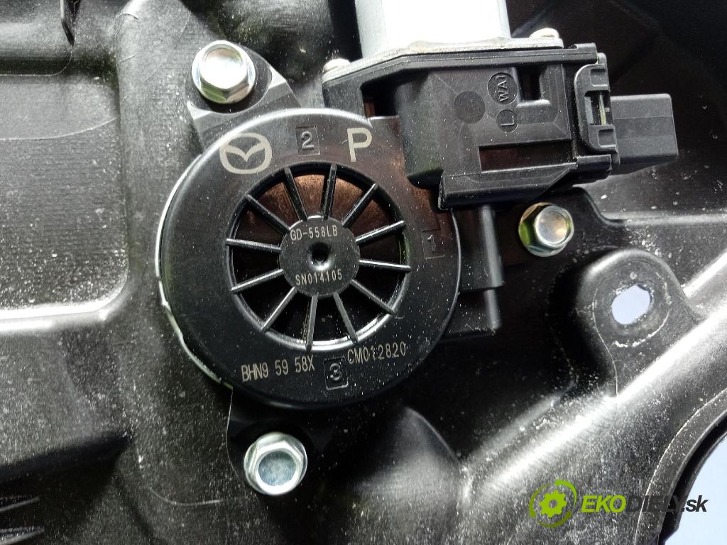 Mazda 3 2014 mechanizmus okna Okná: Predné Vľavo: BHS25997X
