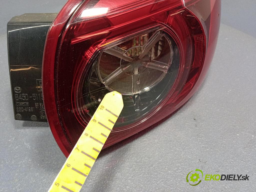 Mazda 3 2014 svetlo / reflektor zad Prava: Vonkajsia: B45D-51150