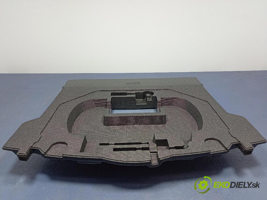 Mazda 3 2014 koberec do auta BHS2688MX